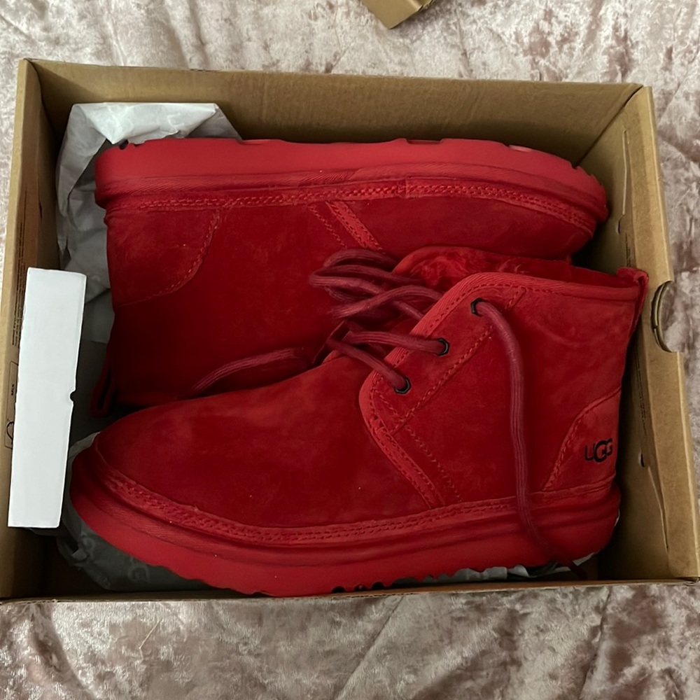 Red Neumel ll Uggs